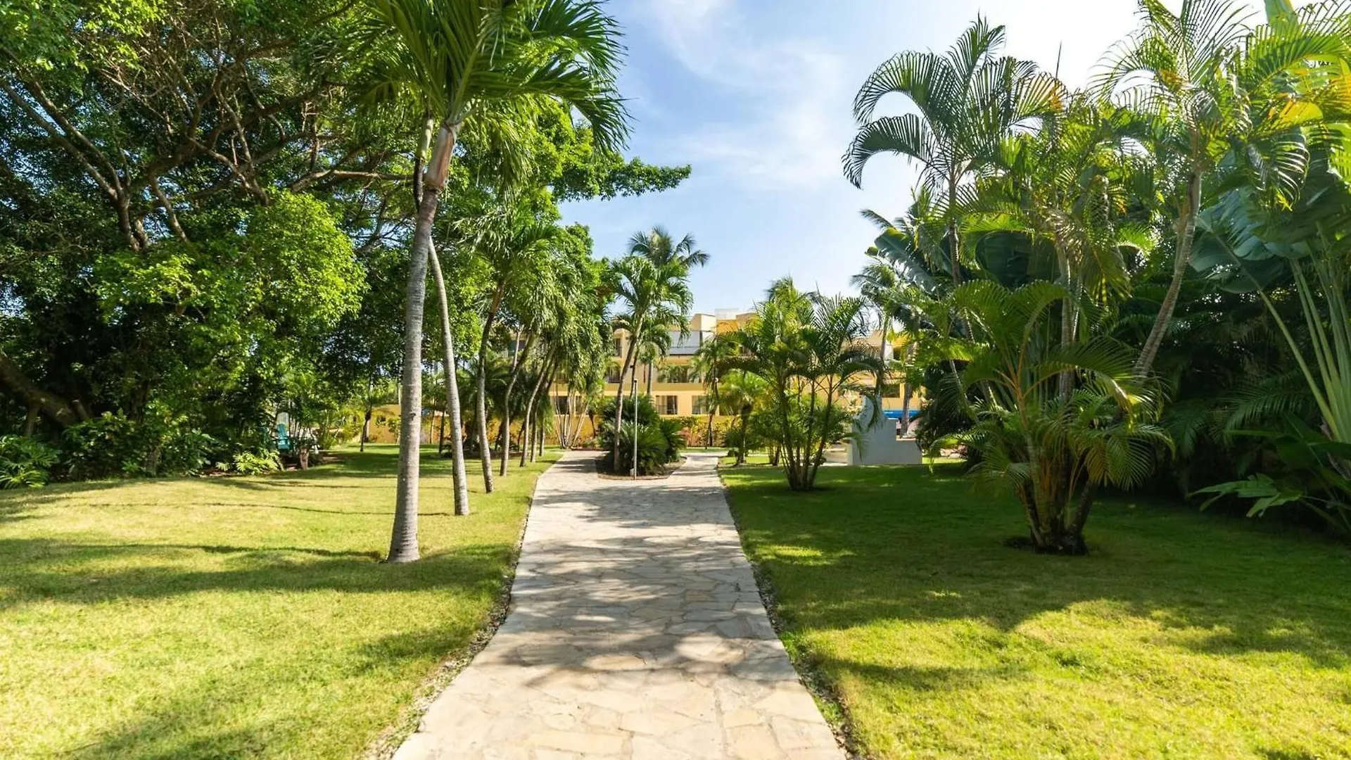 Garden Condos 7 - Central Apartment In Strip Sosúa